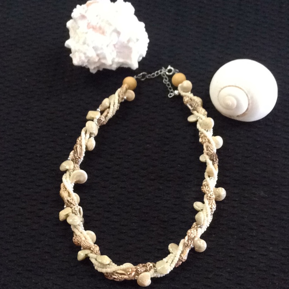16” SHELL & BEADED NECKLACE